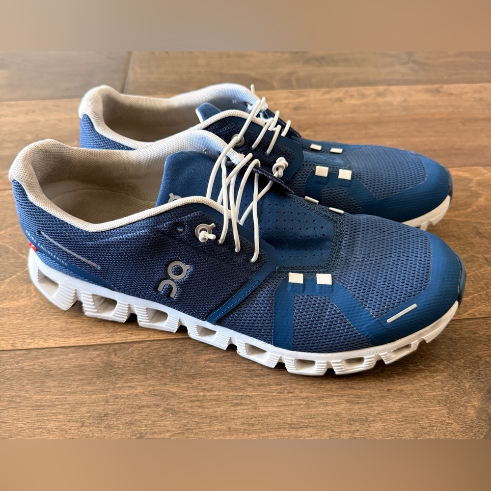 On Cloud Women’s Running Sneakers Denim (Blue) Size 9.5